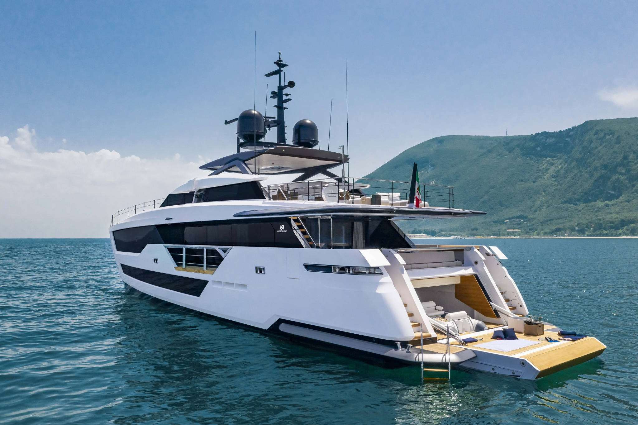 Picture 15 Custom Line 106'