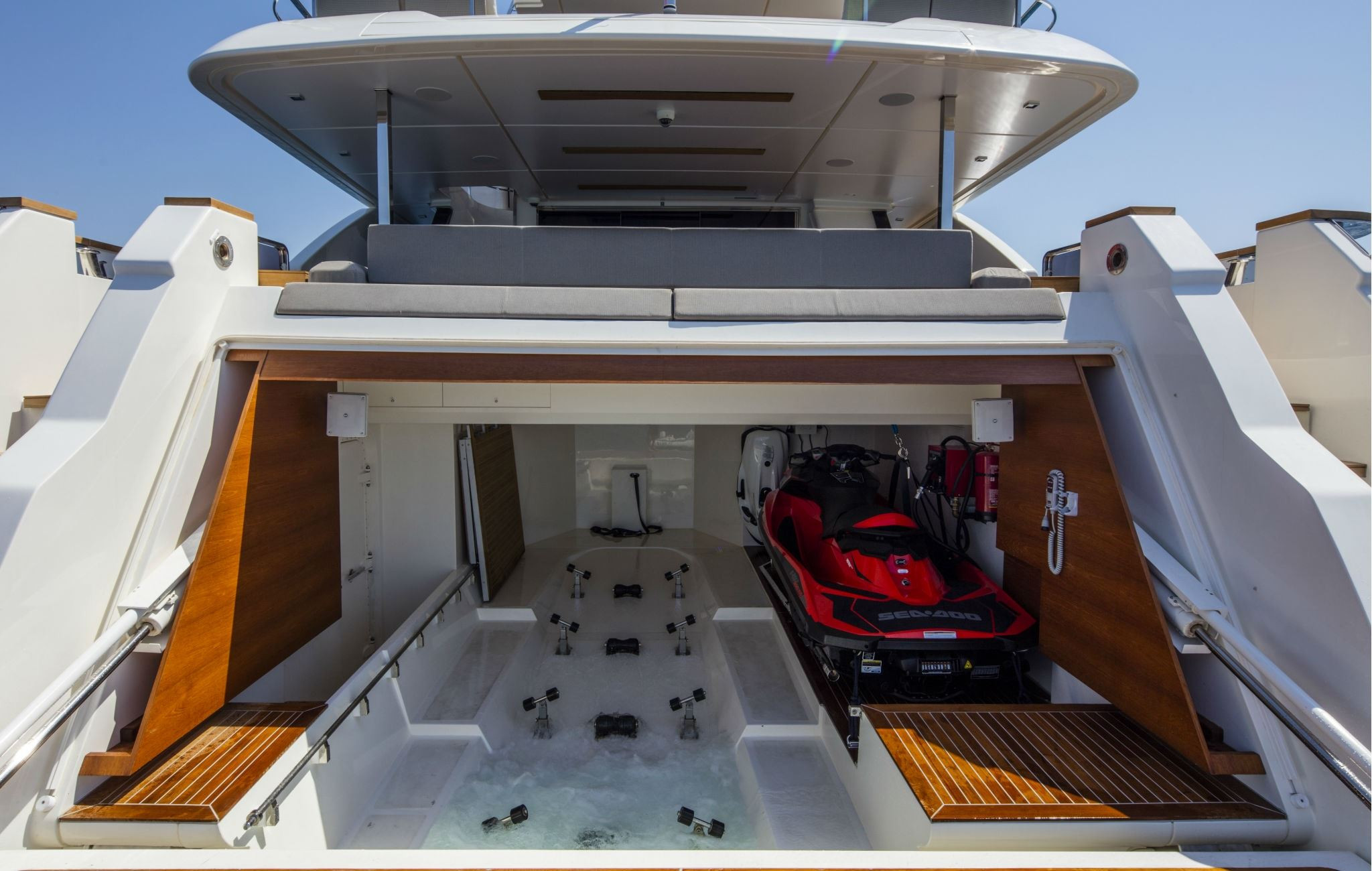 Picture 2 Custom Line NAVETTA 33