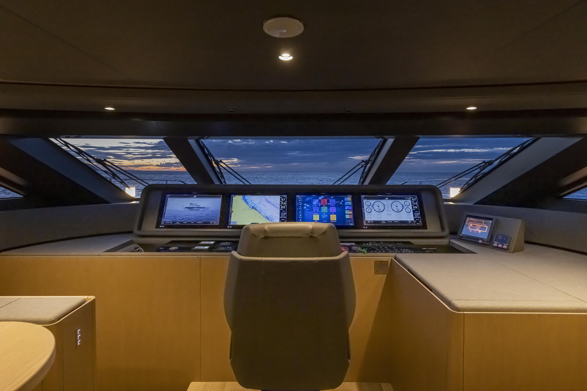 Picture 1 FERRETTI 1000