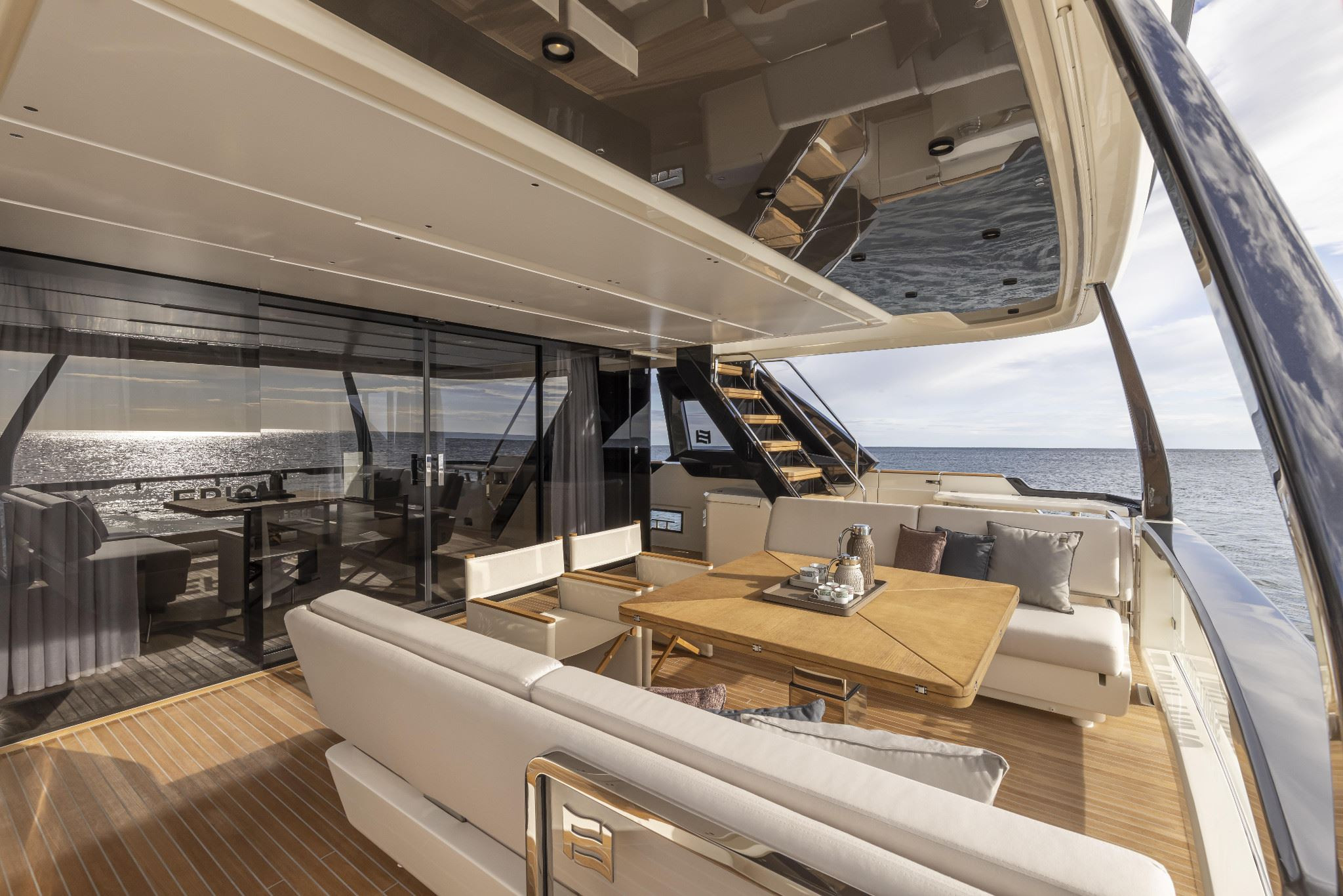 Picture 3 FERRETTI 1000