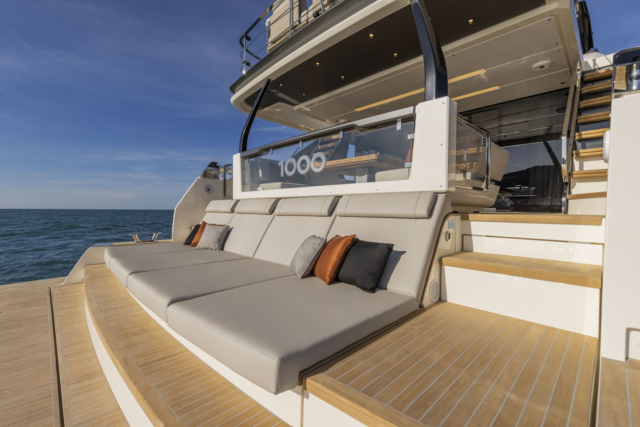Picture 8 FERRETTI 1000