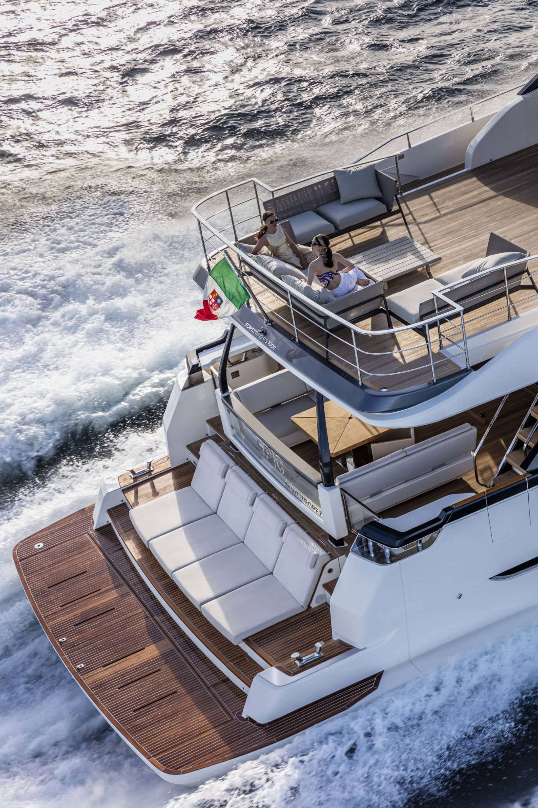 Picture 10 FERRETTI 1000