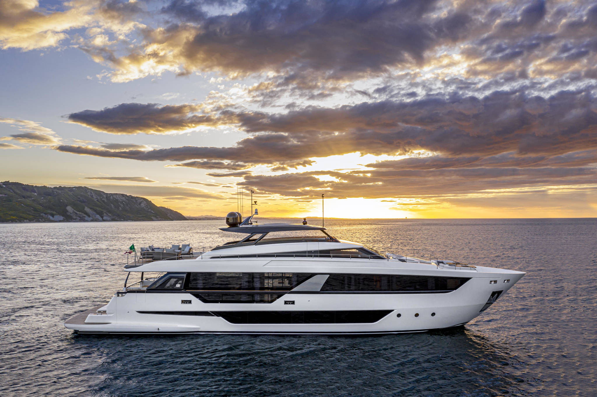 Picture 11 FERRETTI 1000