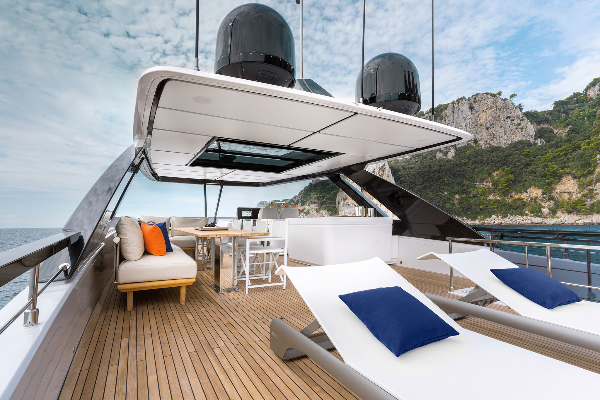 Picture 4 FERRETTI 860