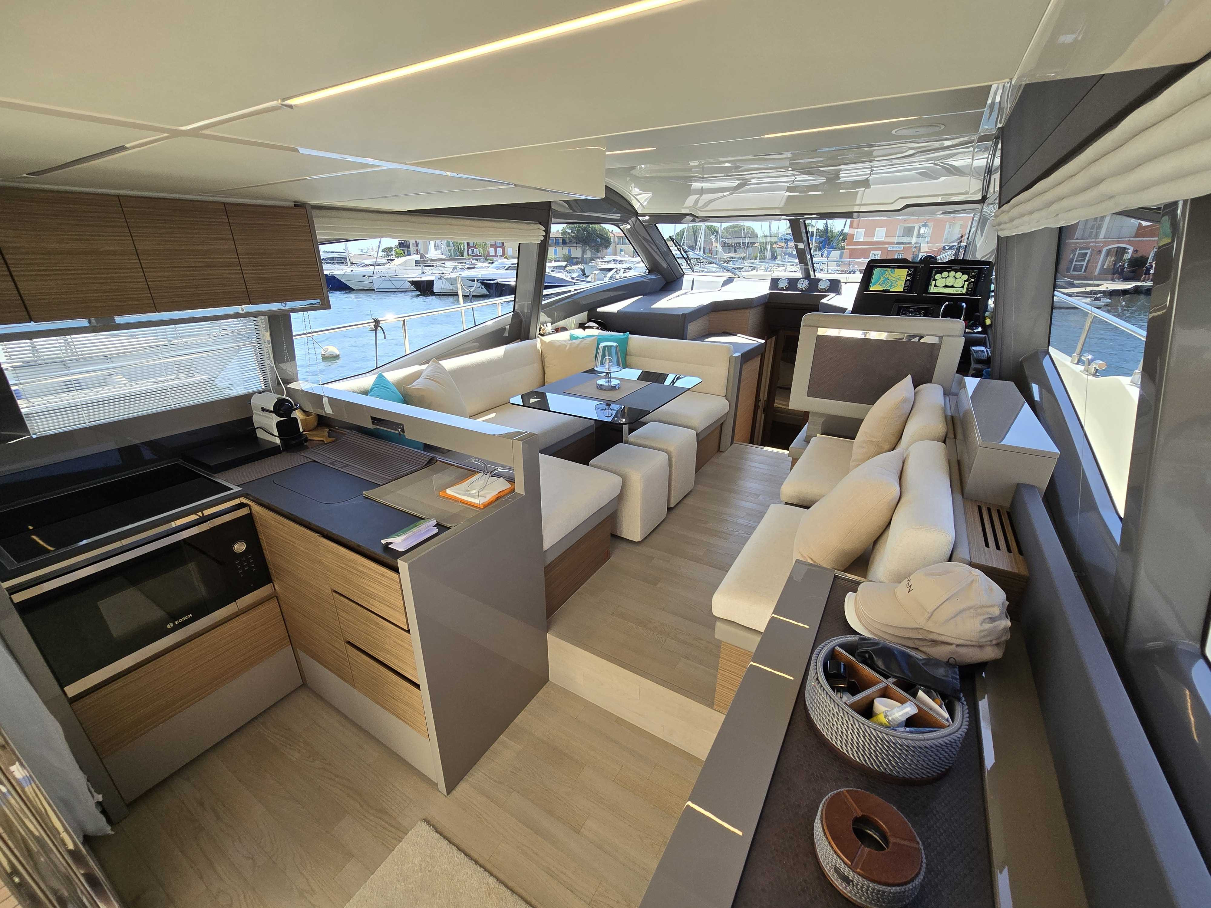 Picture 3 FERRETTI 450