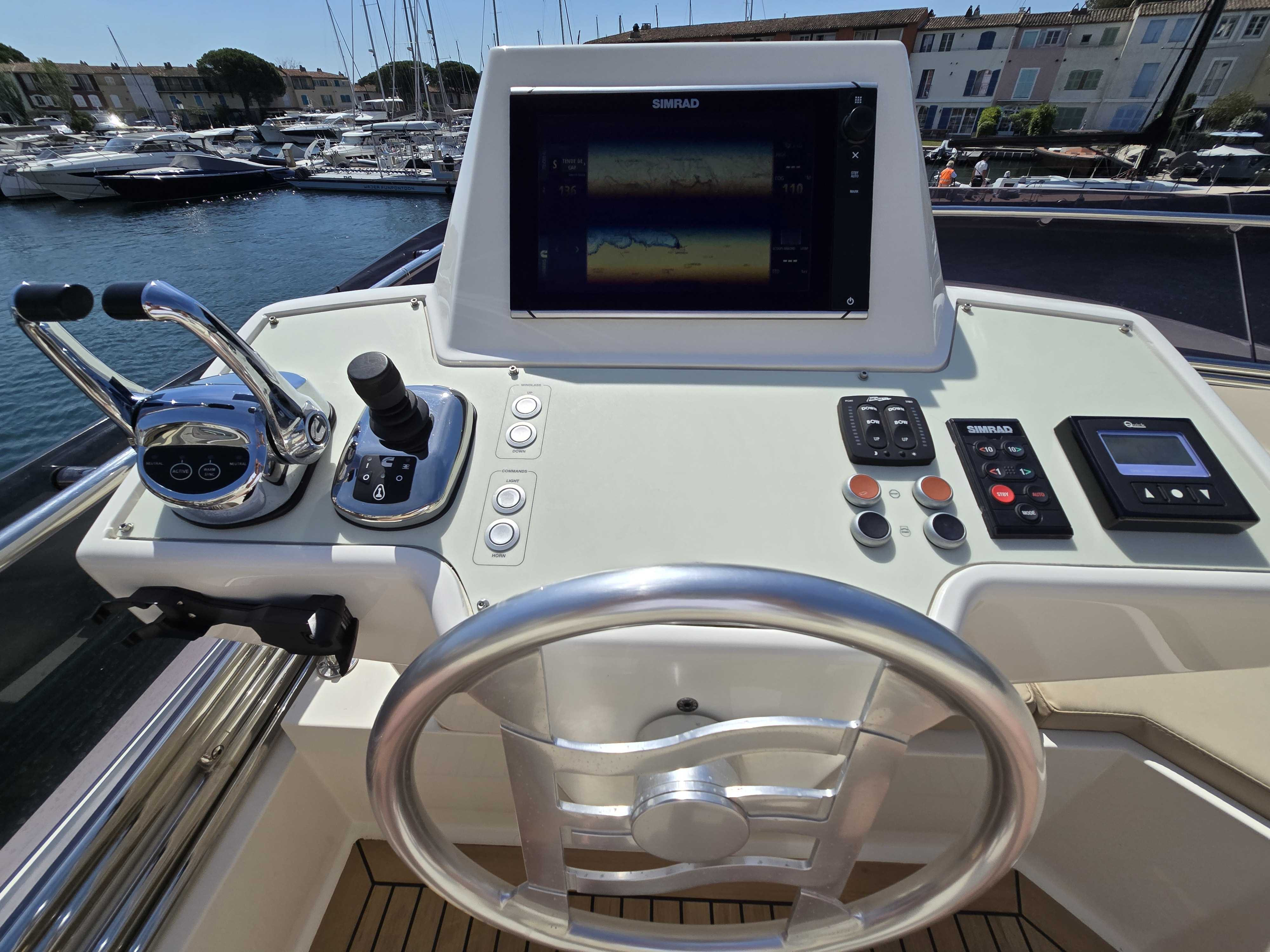 Picture 29 FERRETTI 450