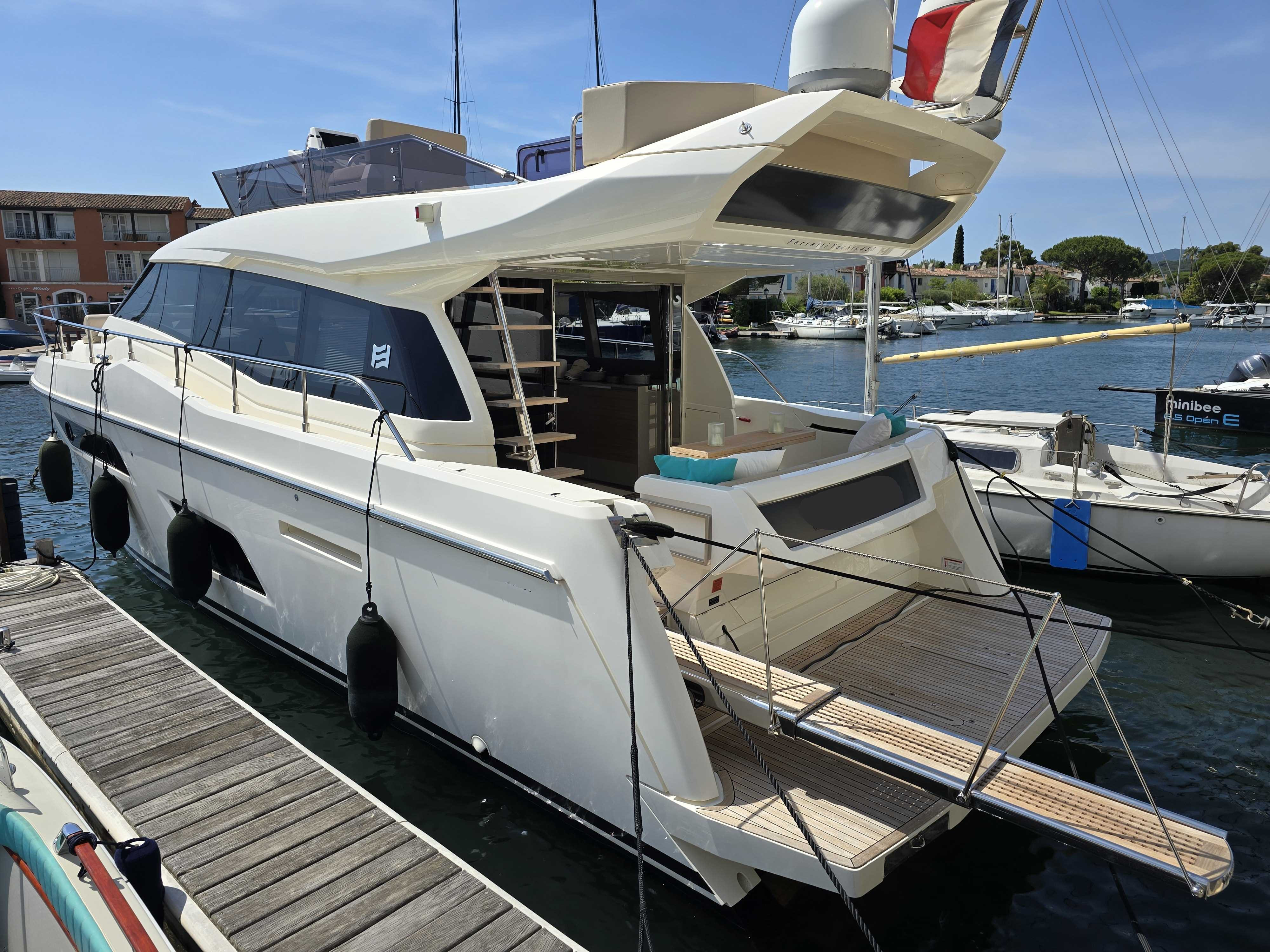 Picture 32 FERRETTI 450