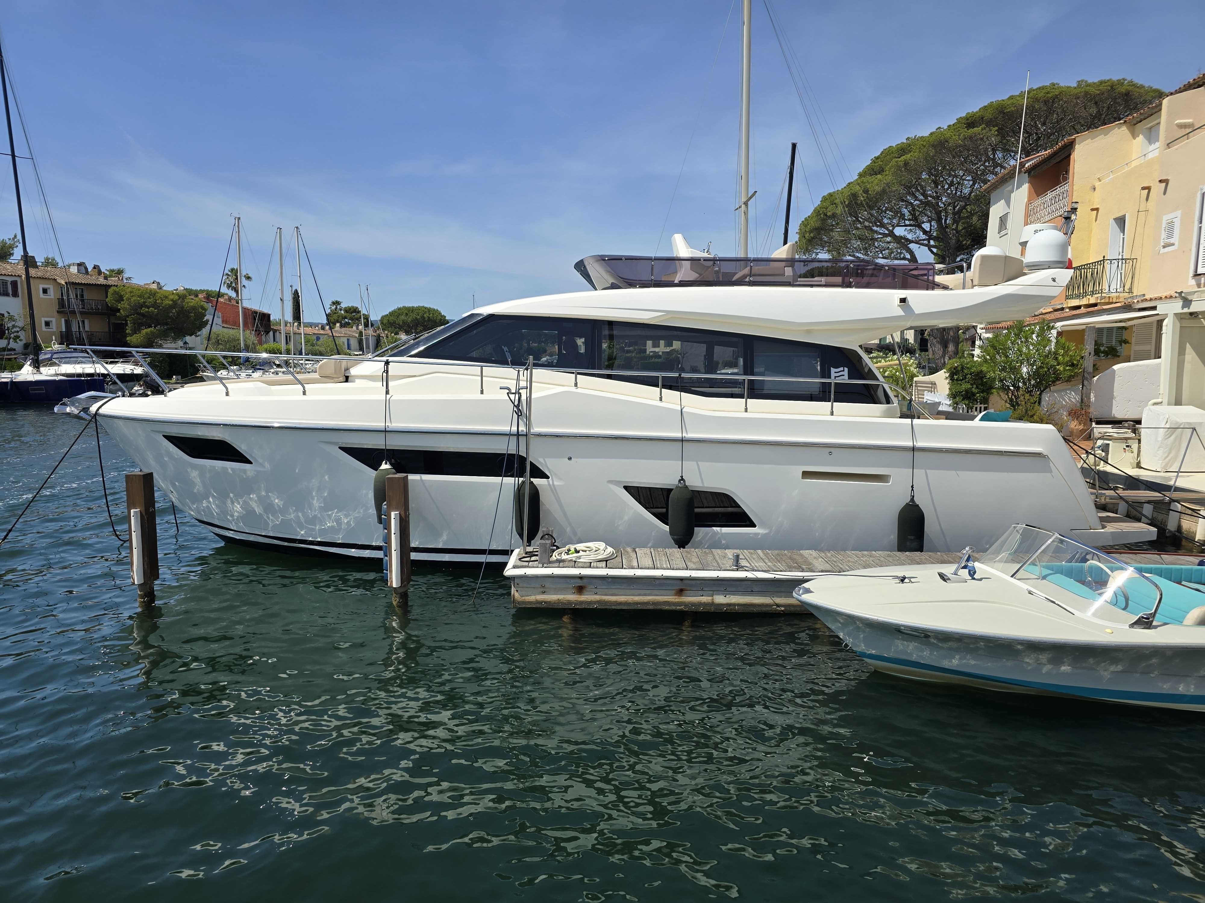 Picture 33 FERRETTI 450