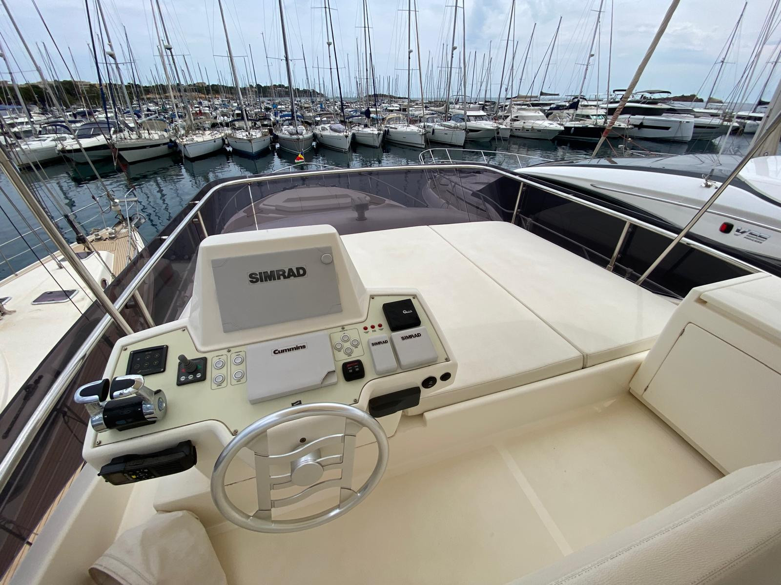Picture 24 FERRETTI 550