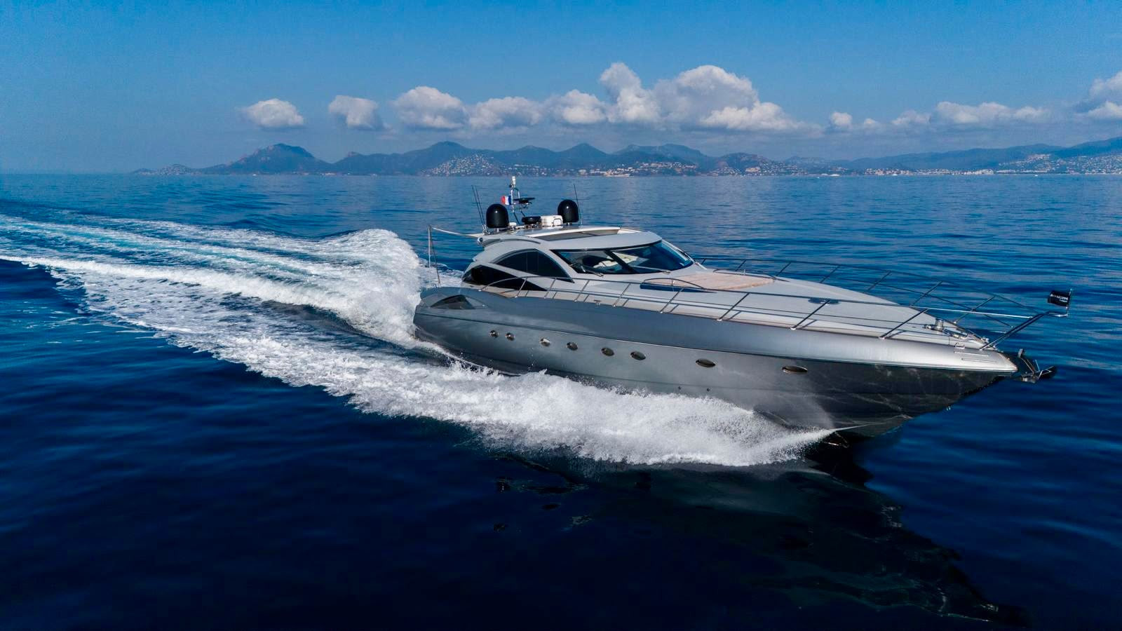 Background Sunseeker PREDATOR 68
