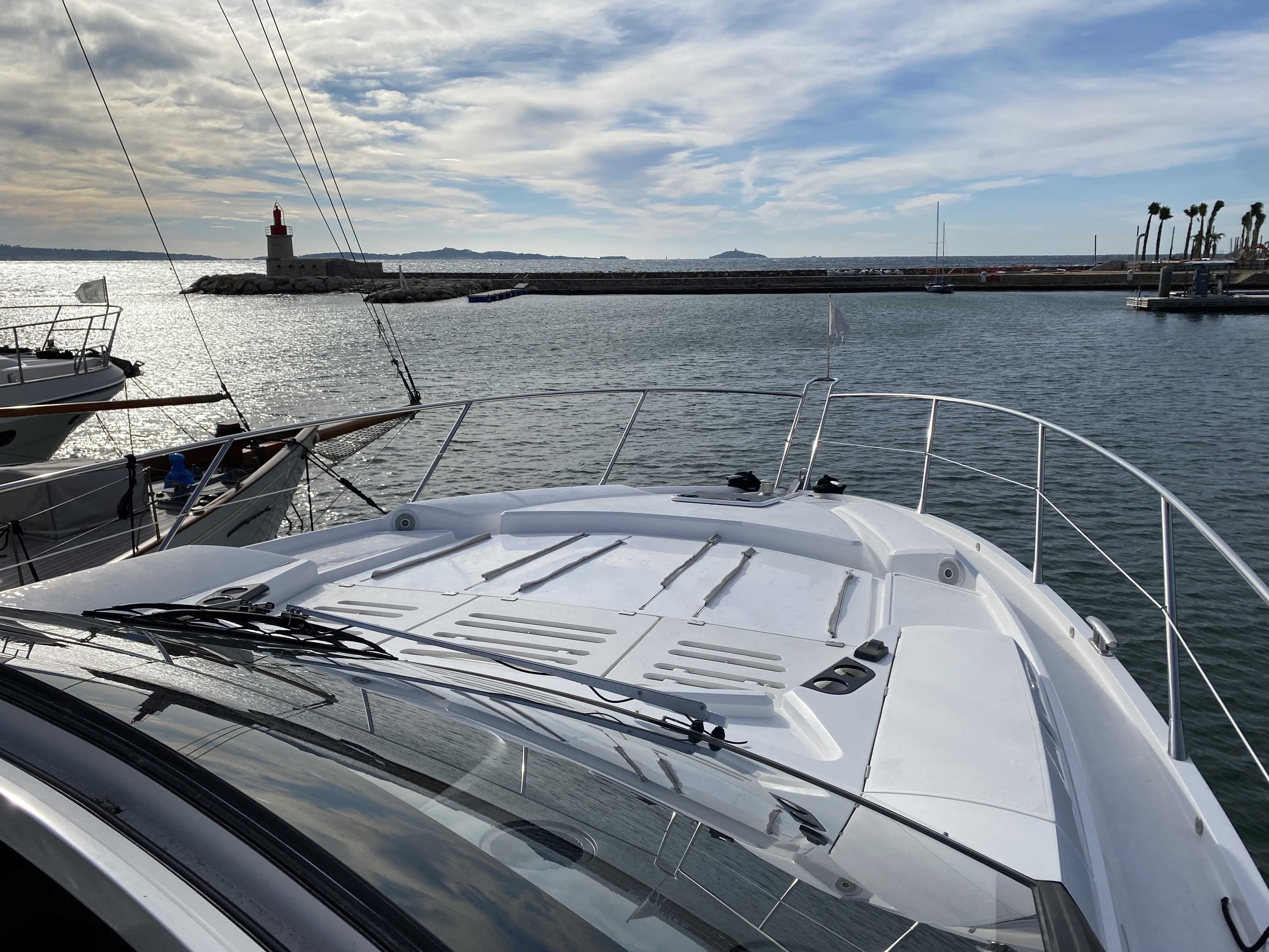 Picture 10 Sunseeker Predator 57