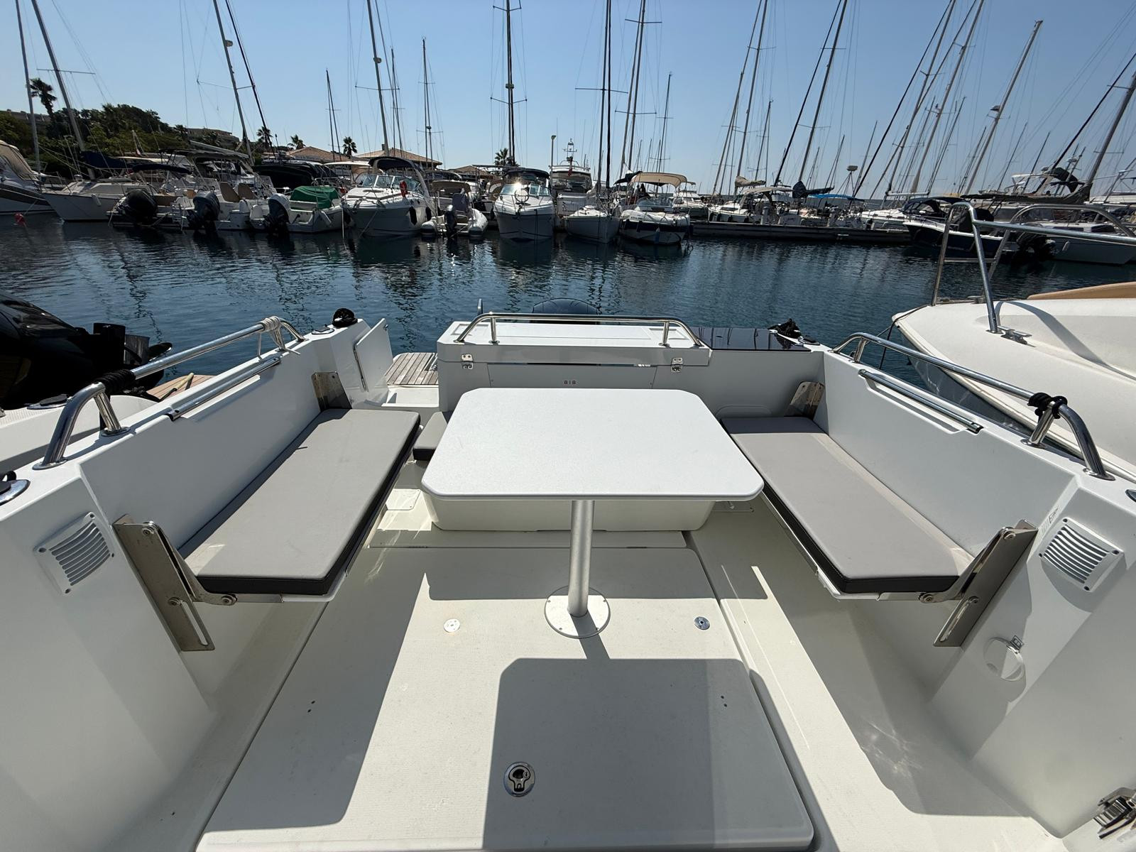 Picture 2 BENETEAU MERRY FISHER 695 SPORT S2