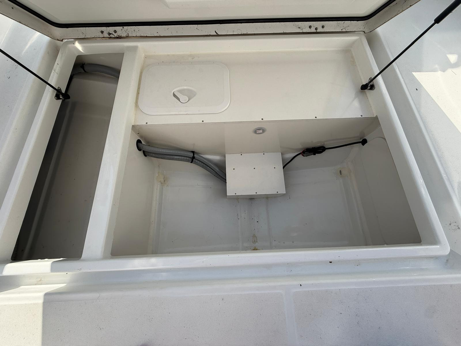 Picture 16 BENETEAU MERRY FISHER 695 SPORT S2