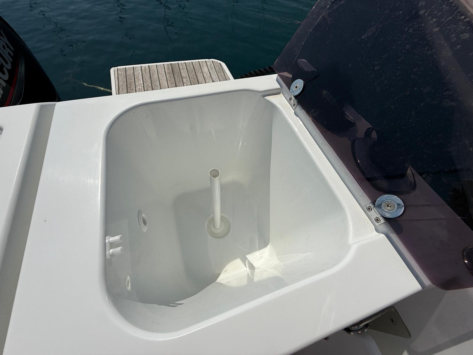 Picture 17 BENETEAU MERRY FISHER 695 SPORT S2