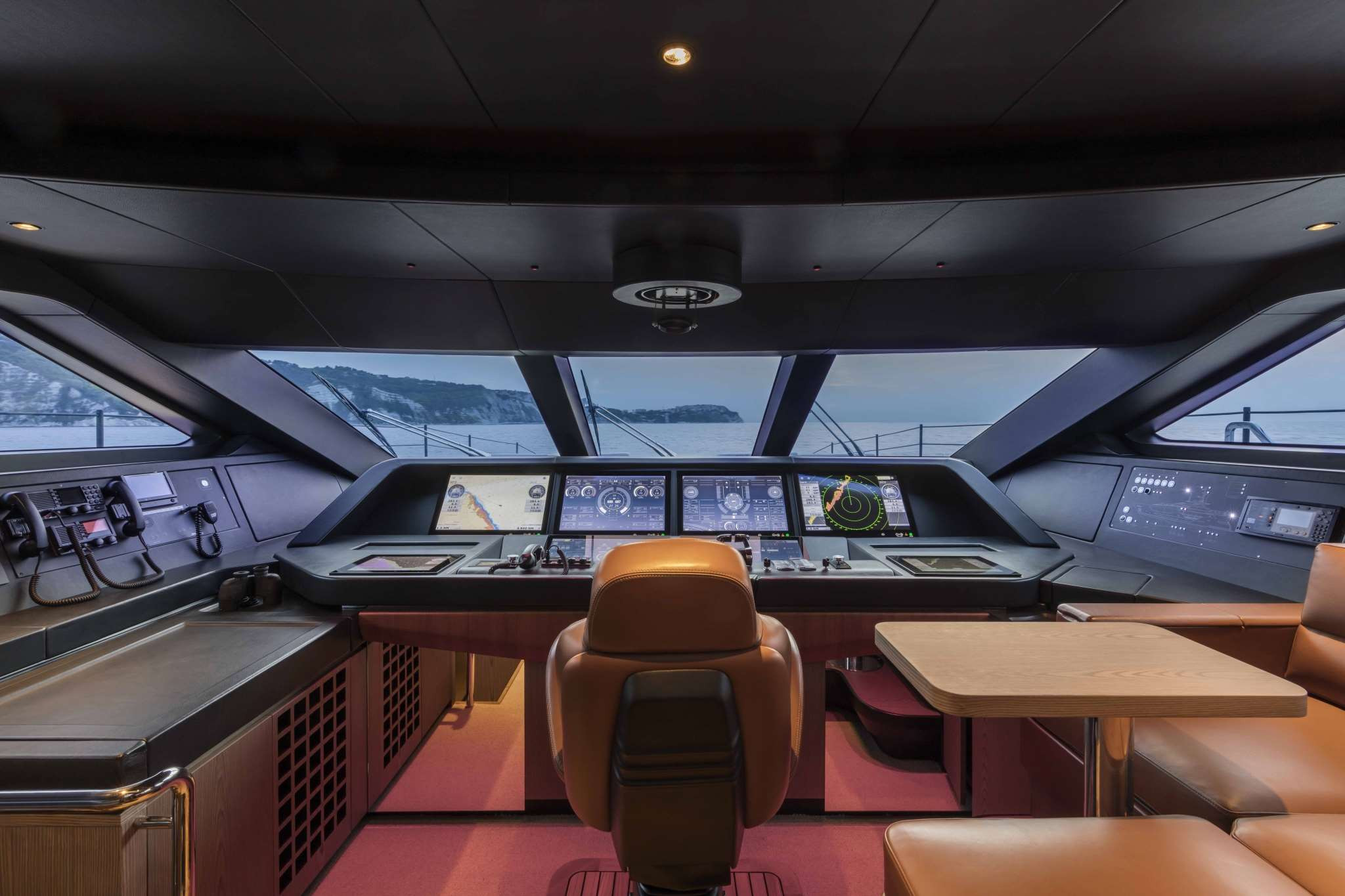 Custom Line 106' neuf en vente chez JMA Yachting