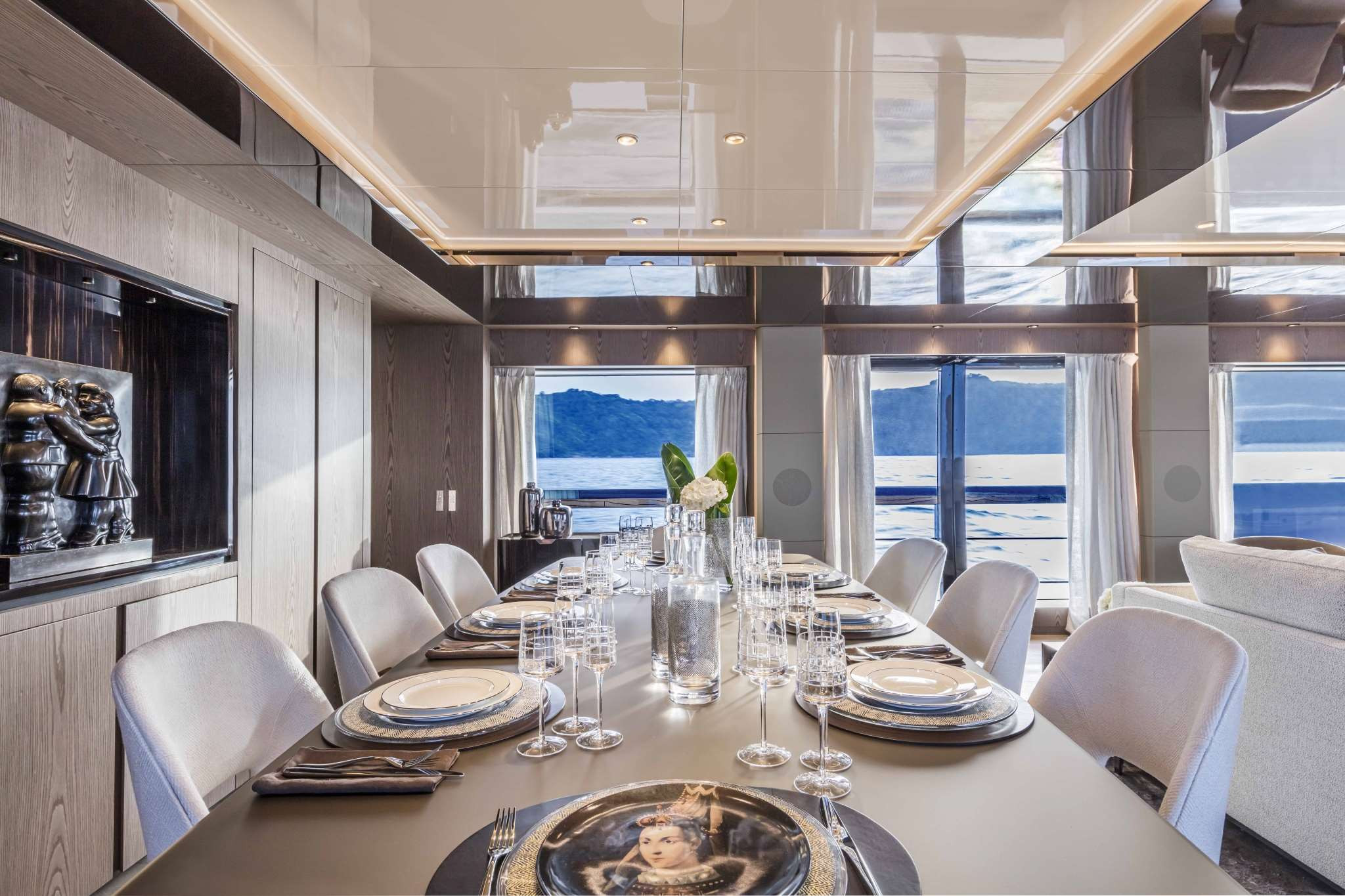 Custom Line 106' neuf en vente chez JMA Yachting