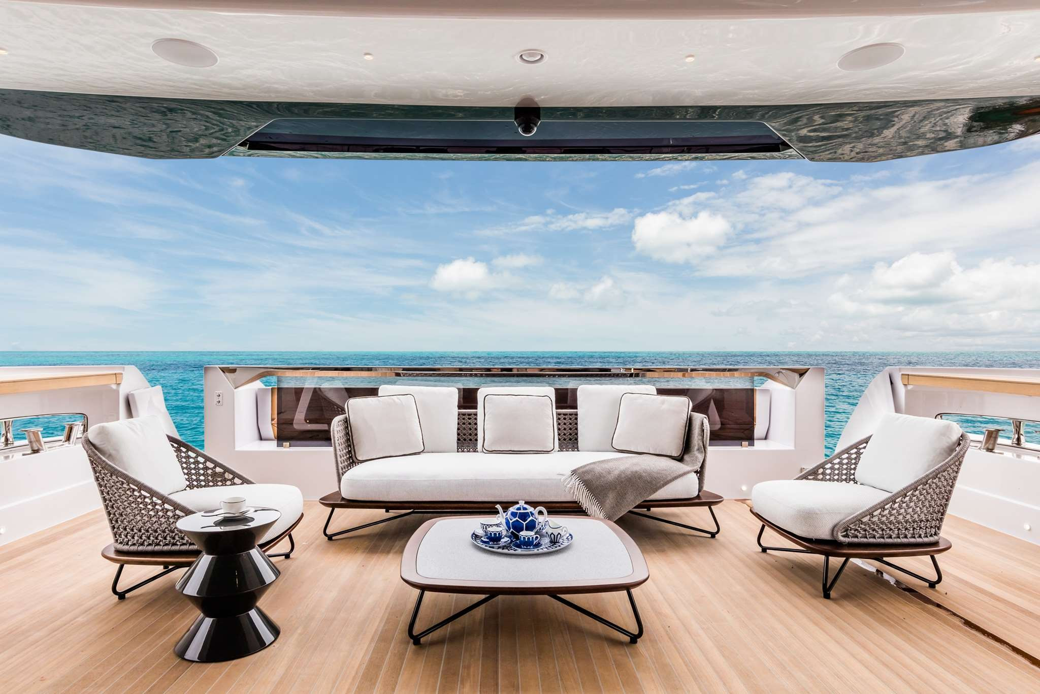 Custom Line 120' neuf en vente chez JMA Yachting