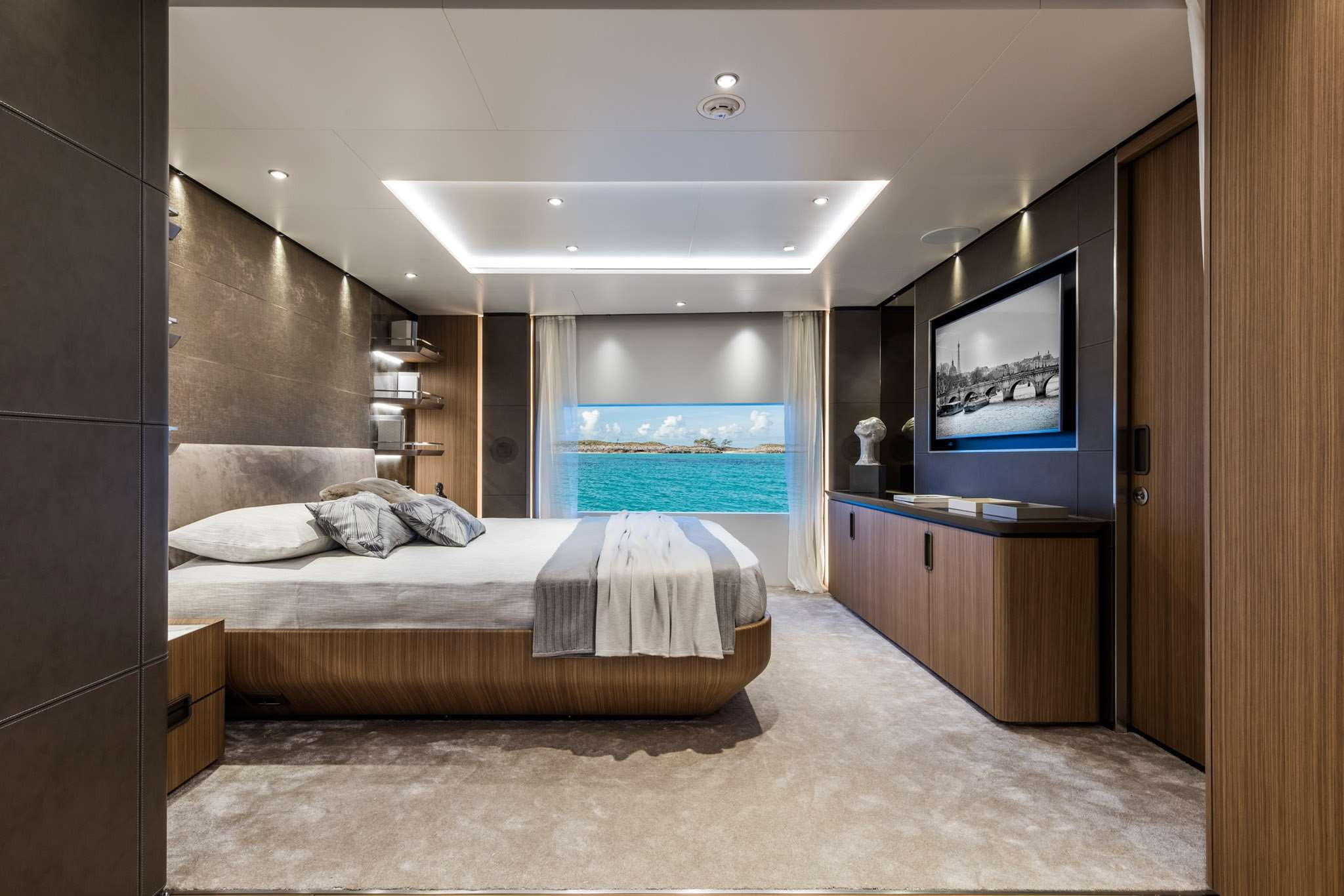 Custom Line 120' neuf en vente chez JMA Yachting