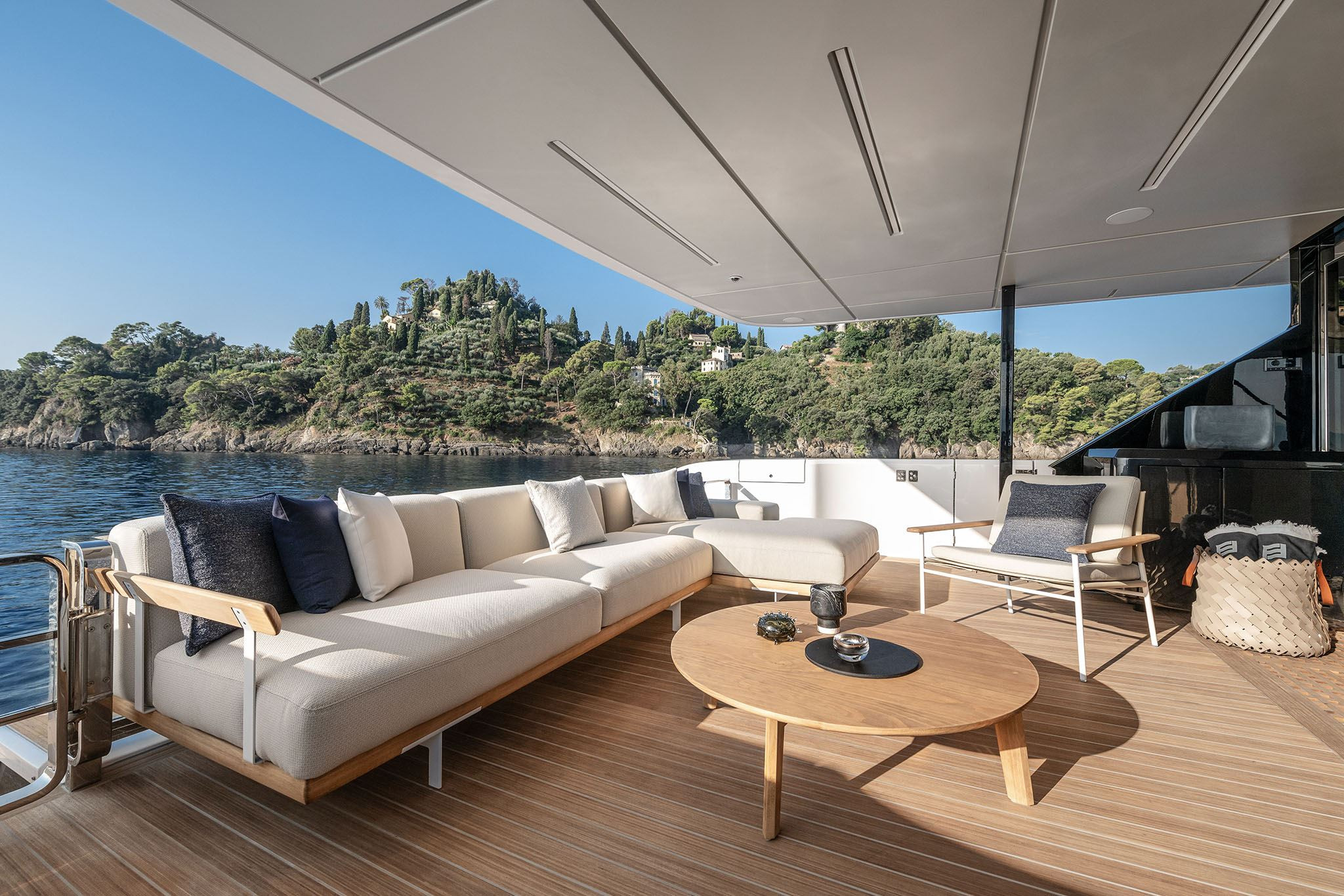 Infynito 80 neuf en vente chez JMA Yachting