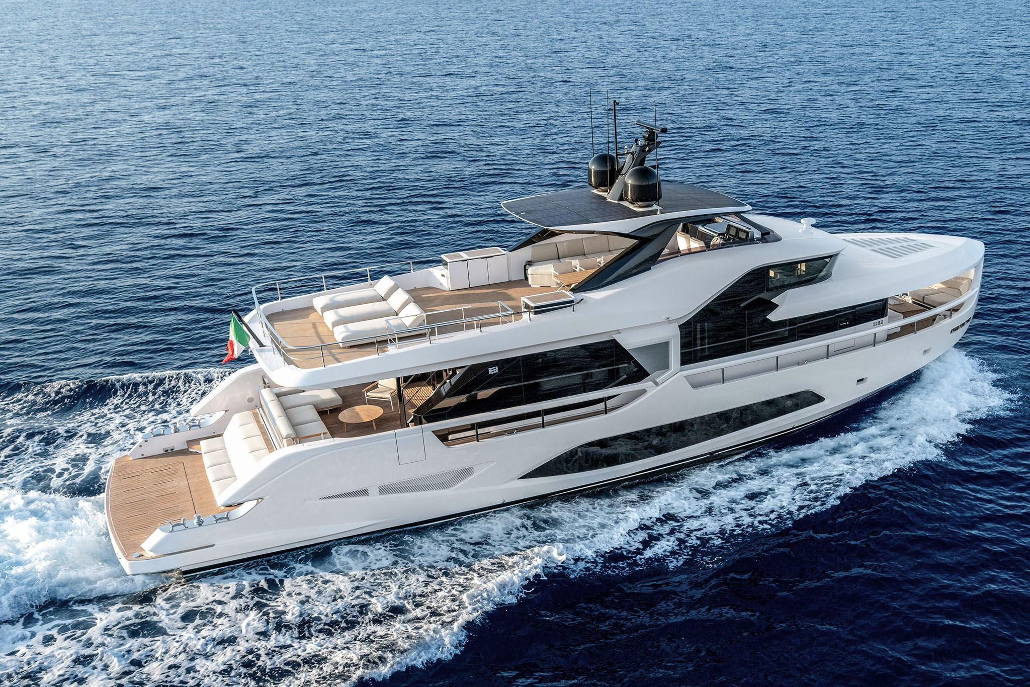 Infynito 80 neuf en vente chez JMA Yachting