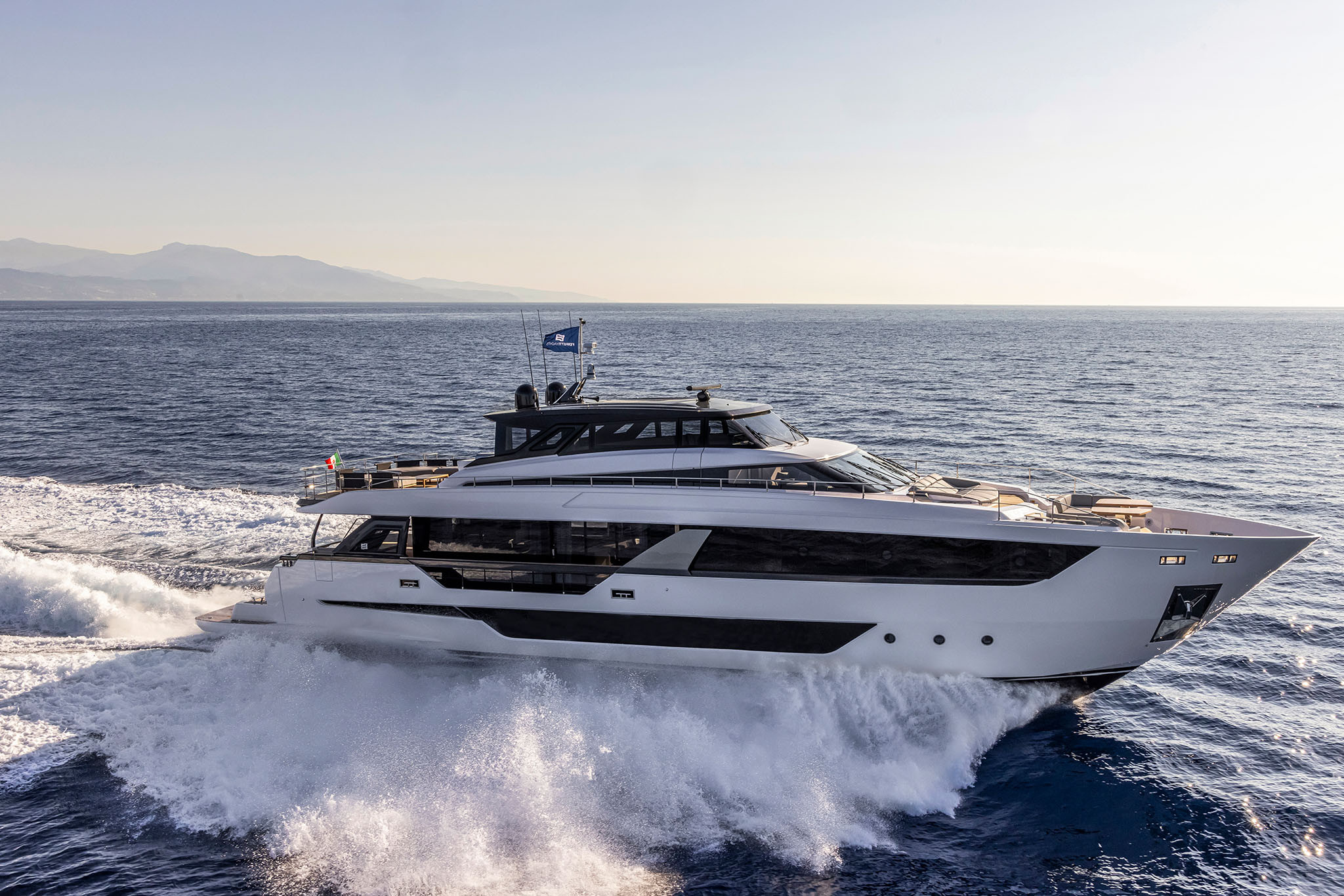 Ferretti Yachts 1000 Skydeck neuf en vente chez JMA Yachting