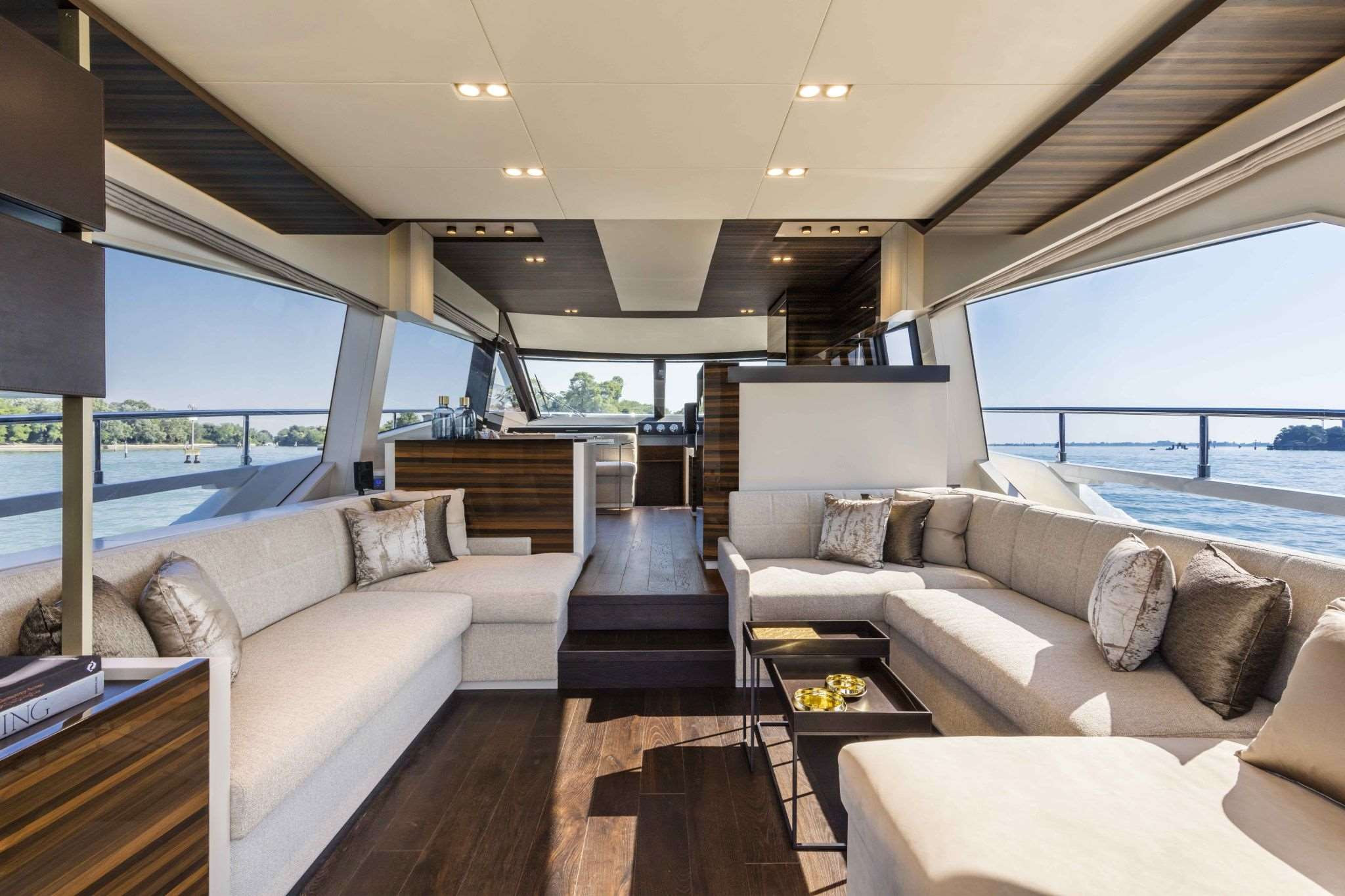 Ferretti Yachts 670 neuf en vente chez JMA Yachting