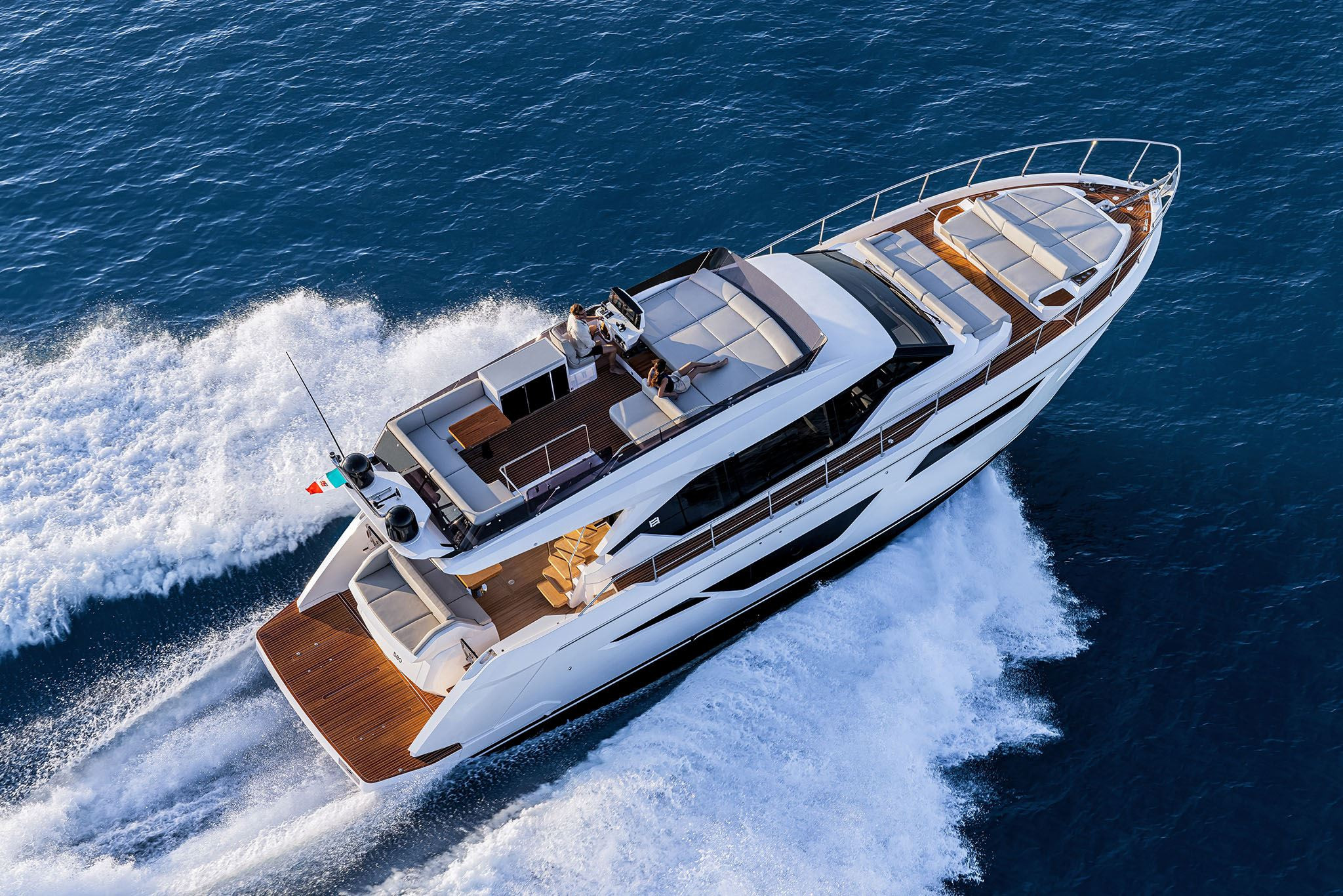 Ferretti Yachts 580 neuf en vente chez JMA Yachting