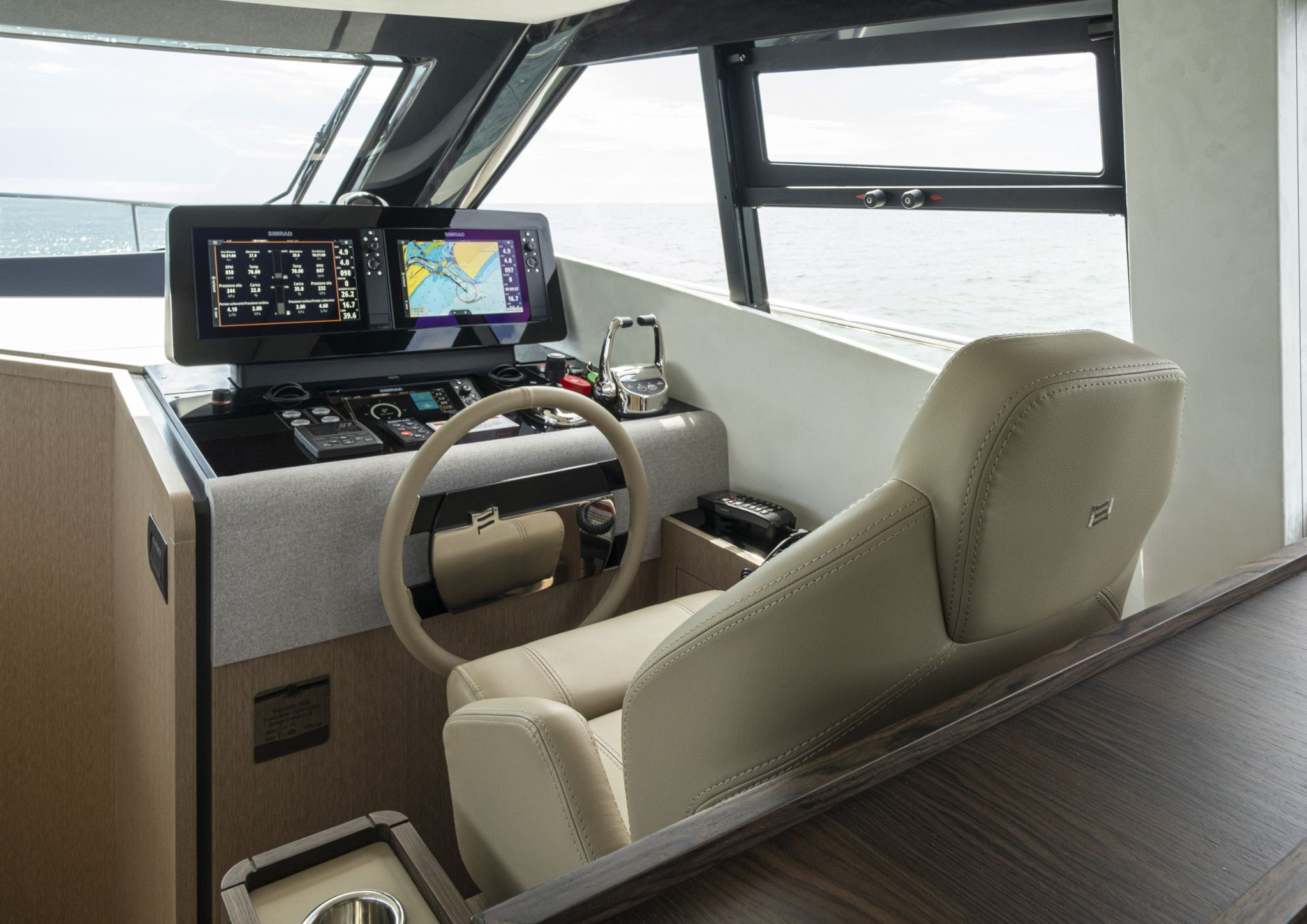 Ferretti Yachts 500 neuf en vente chez JMA Yachting