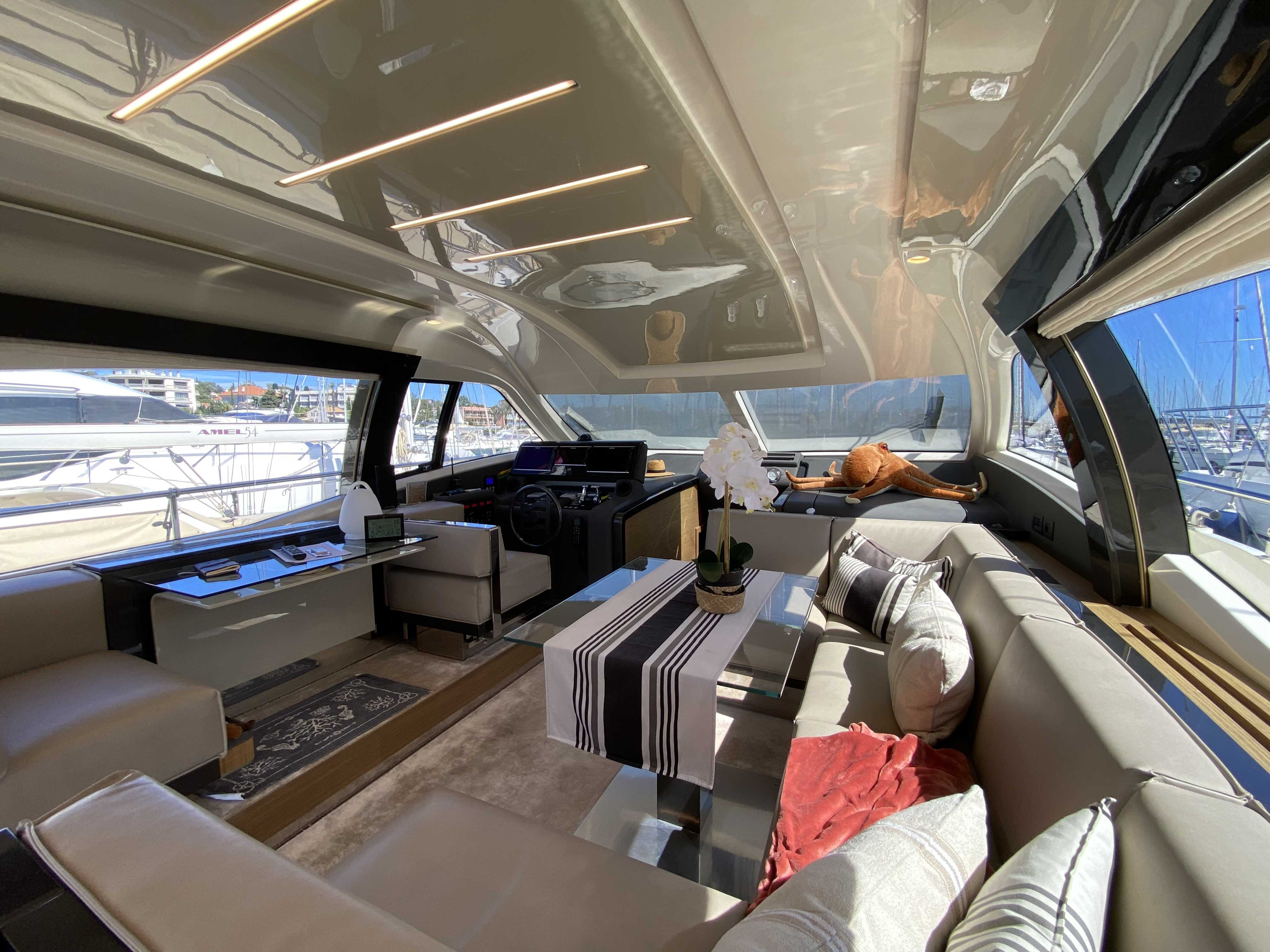 Picture 5 FERRETTI 550
