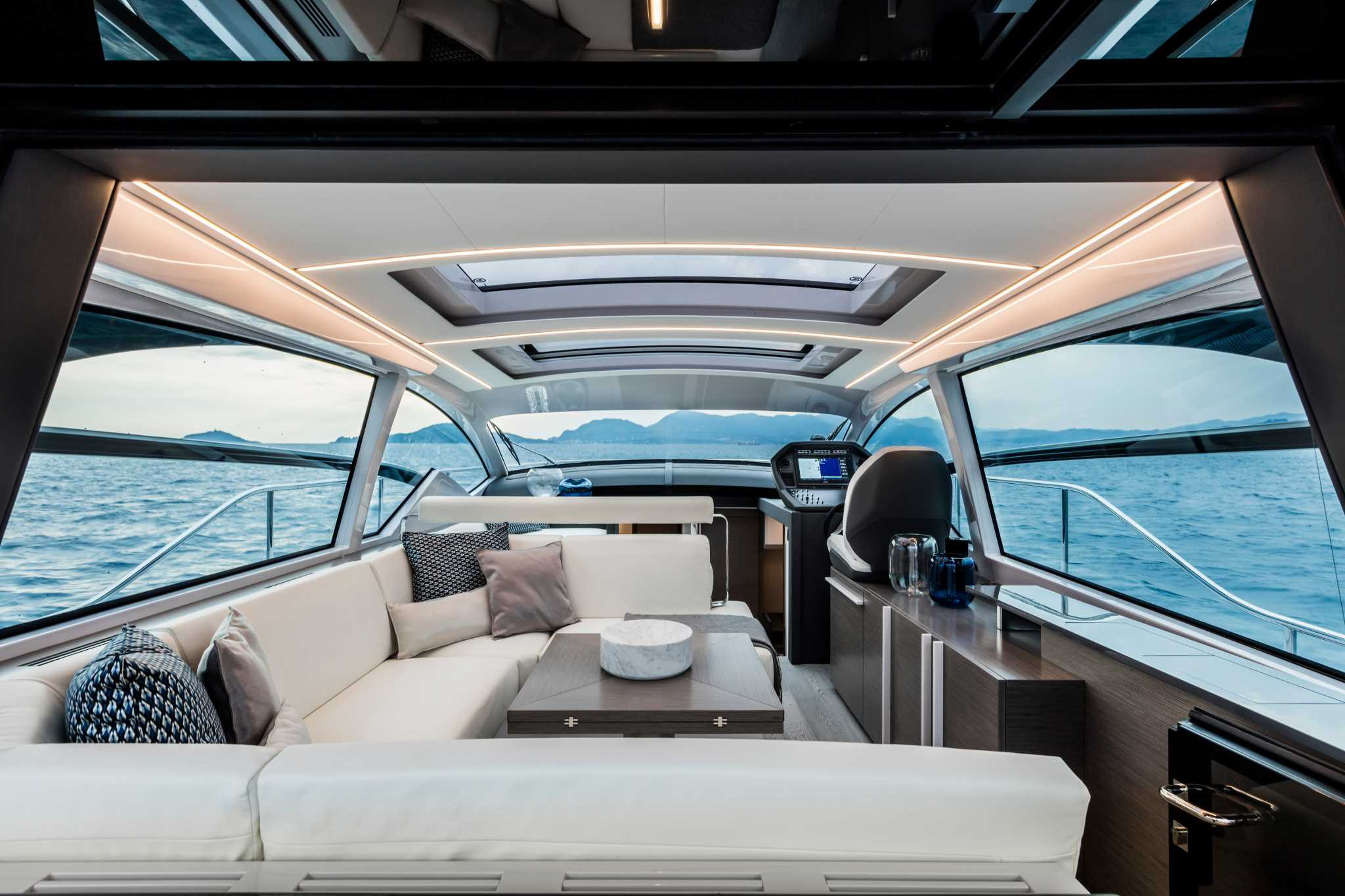 Pershing 5X neuf en vente chez JMA Yachting