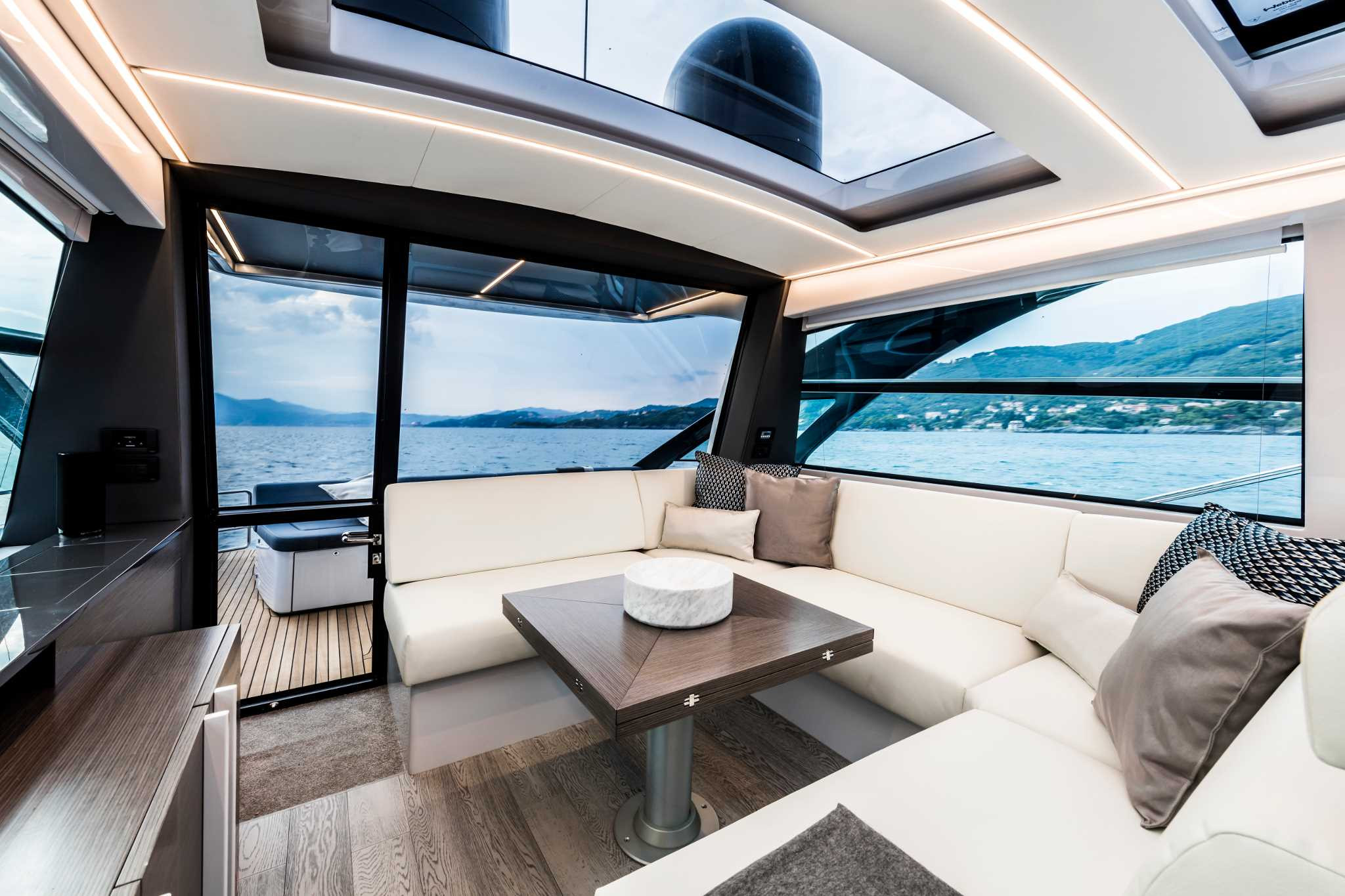 Pershing 5X neuf en vente chez JMA Yachting