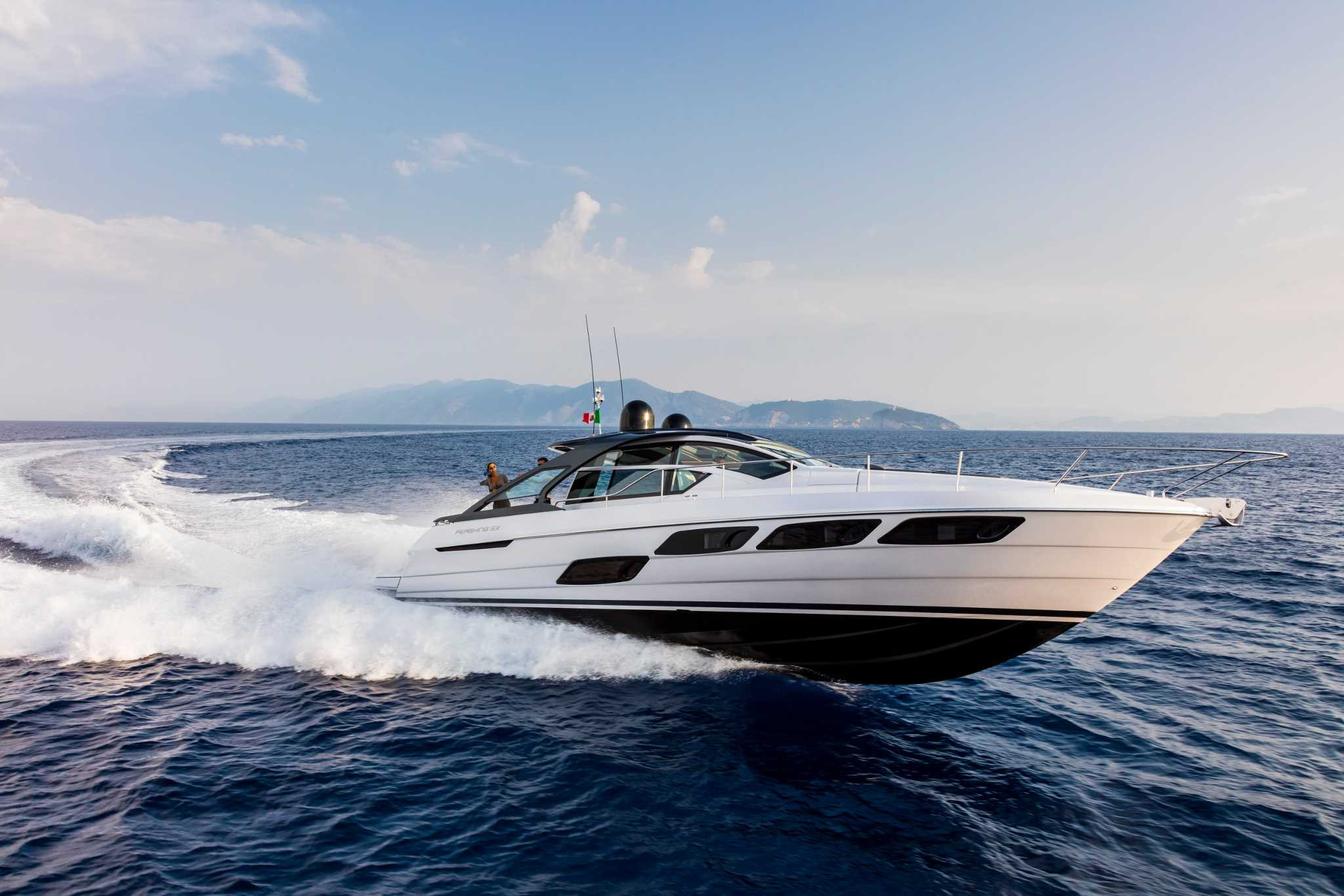 Pershing 5X neuf en vente chez JMA Yachting