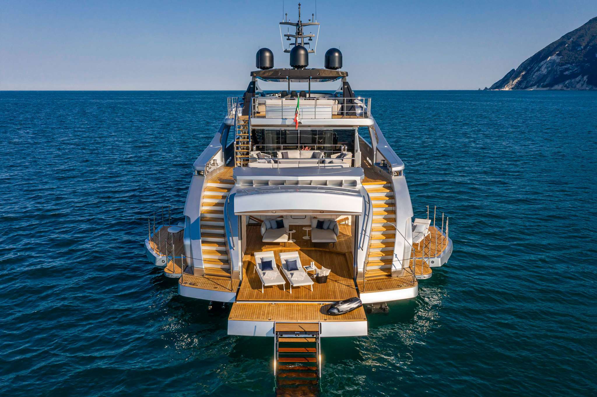 Pershing 140 neuf en vente chez JMA Yachting
