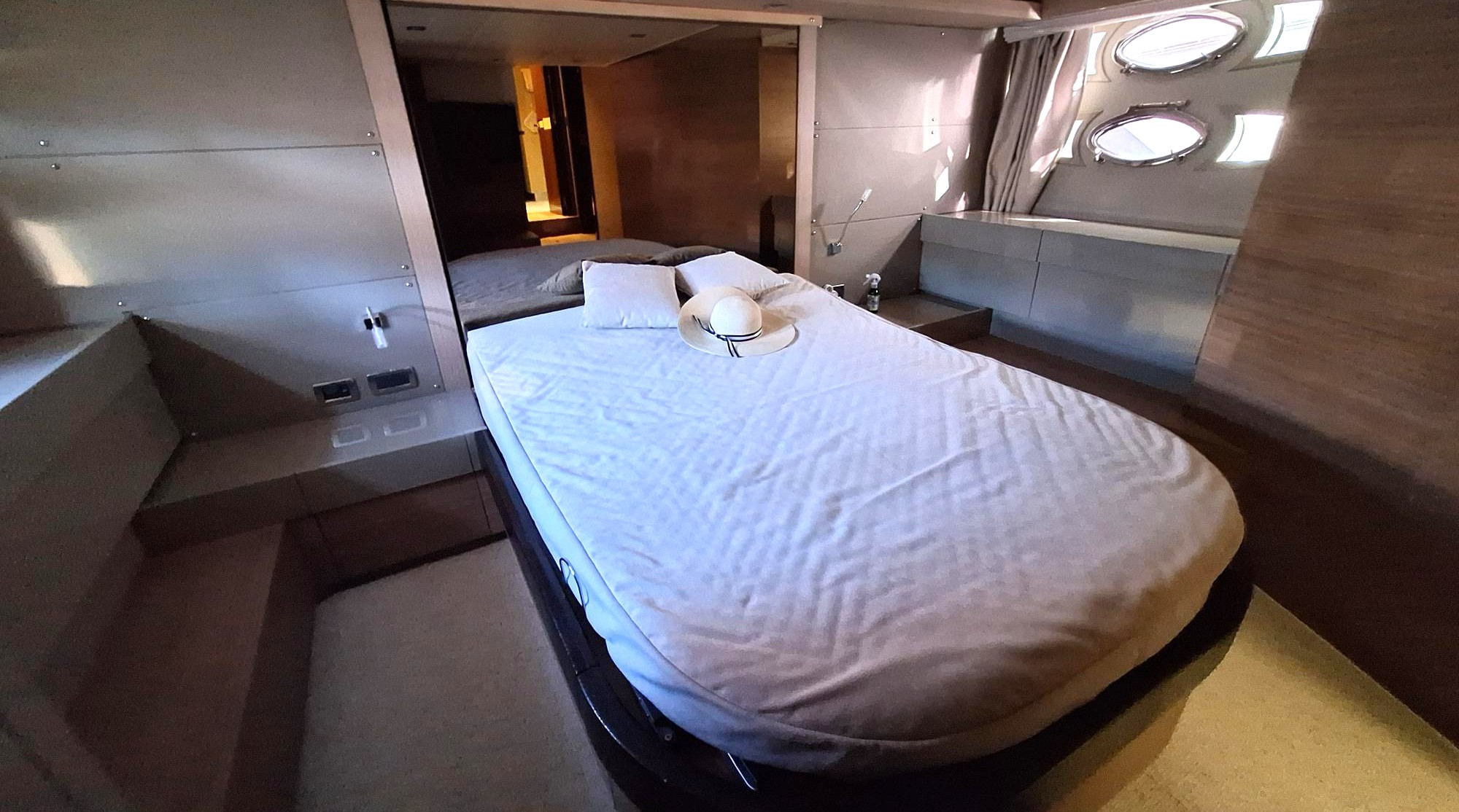 Queens Yachts 54 d'occasion en vente chez JMA Yachting
